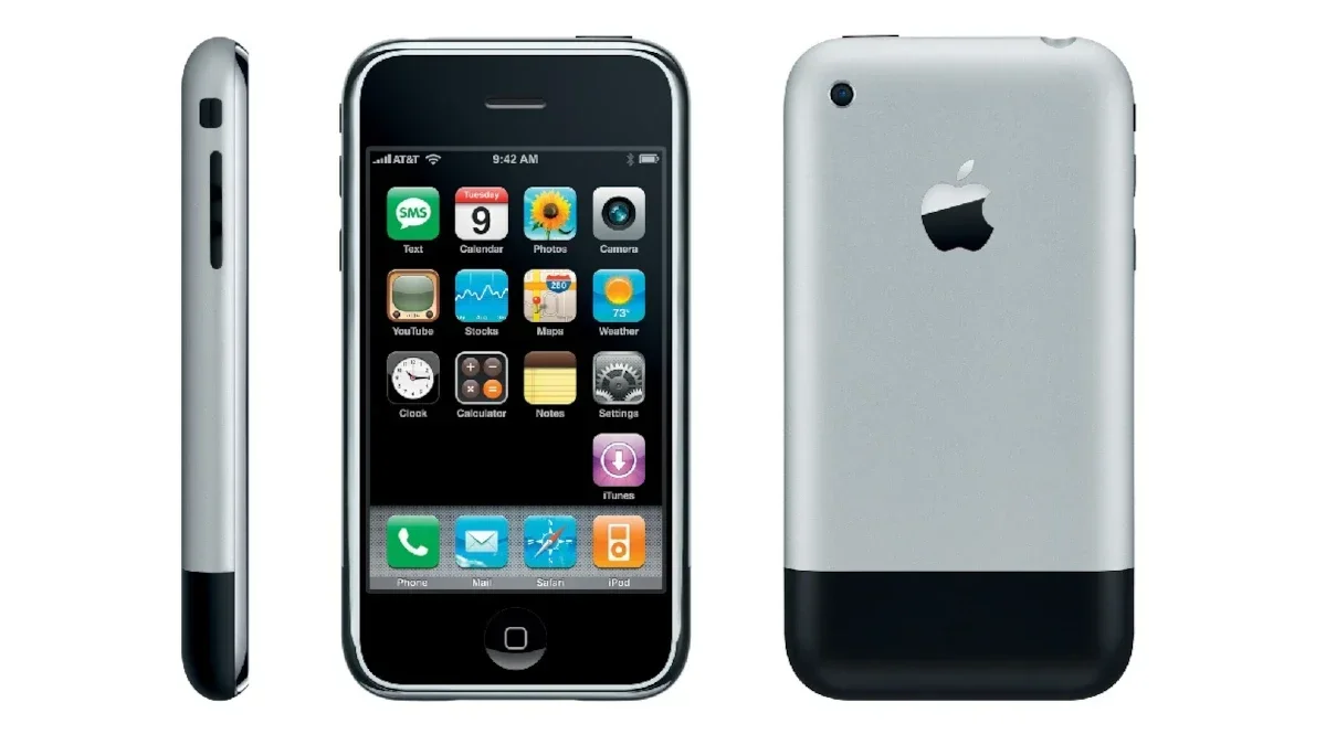 Featured image for 17 years ago today, Steve Jobs and Apple revolutionized the world