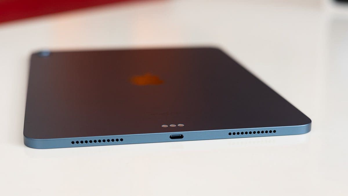 Featured image for 2024 iPad Air Battery and Charging: The Latest Updates and Insights