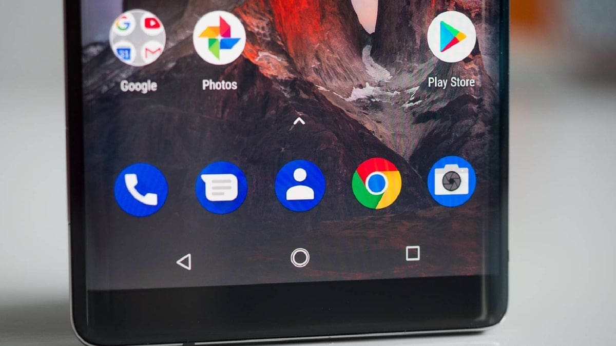 Featured image for 5 Data-Stealing Apps to Delete Now in 2022: Protect Your Privacy Today with Phones Canada!