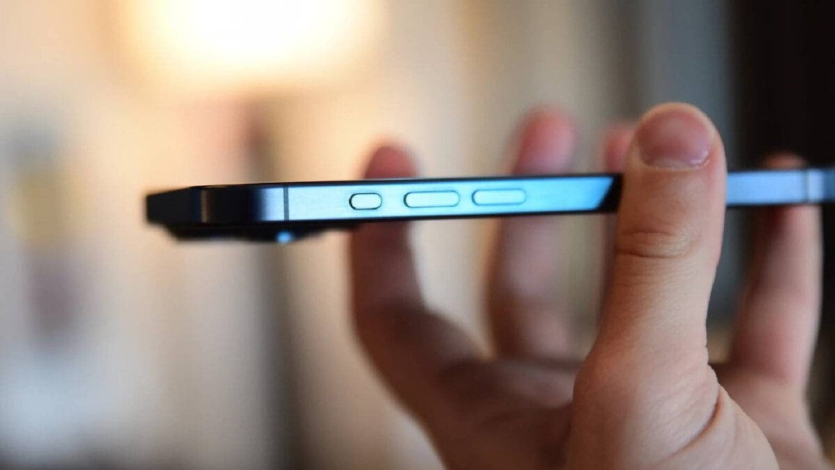 Featured image for Addressing iPhone 15 Pro’s Heating Concerns: Performance Revisions Imperative