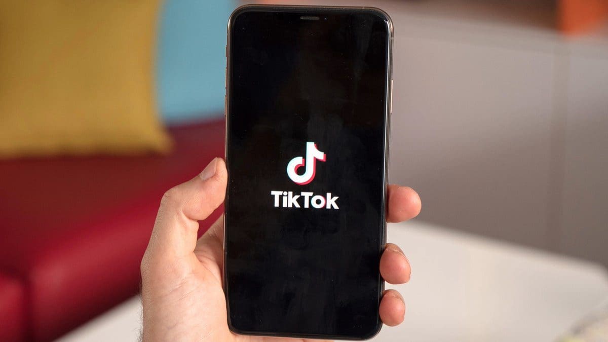 Featured image for AI-Powered Search Results on TikTok: Game-Changer for Users or Creator’s Nightmare?