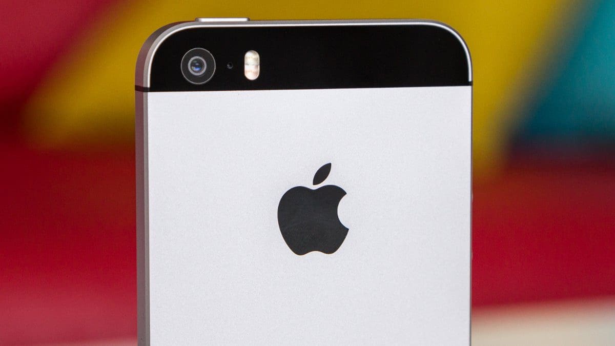 Featured image for Apple Designates 2016 Original iPhone SE as “Vintage”