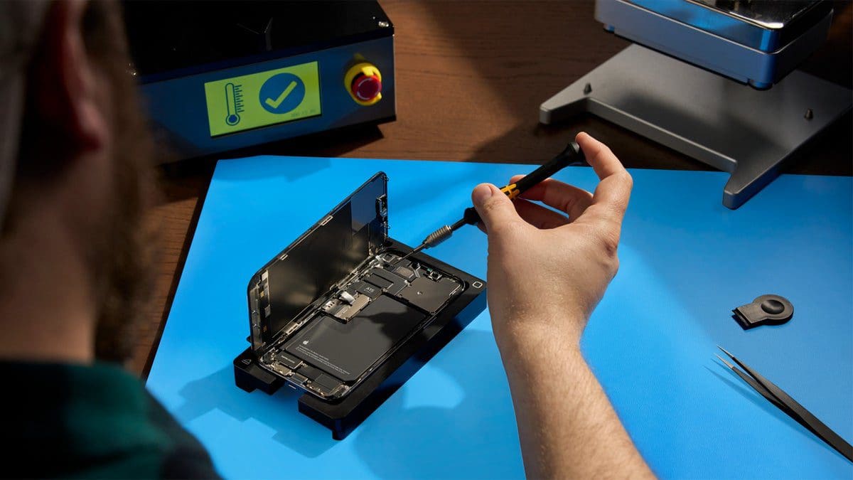 Featured image for Apple includes iPhone 15 in its Self Service Repair program and unveils a new diagnostic tool