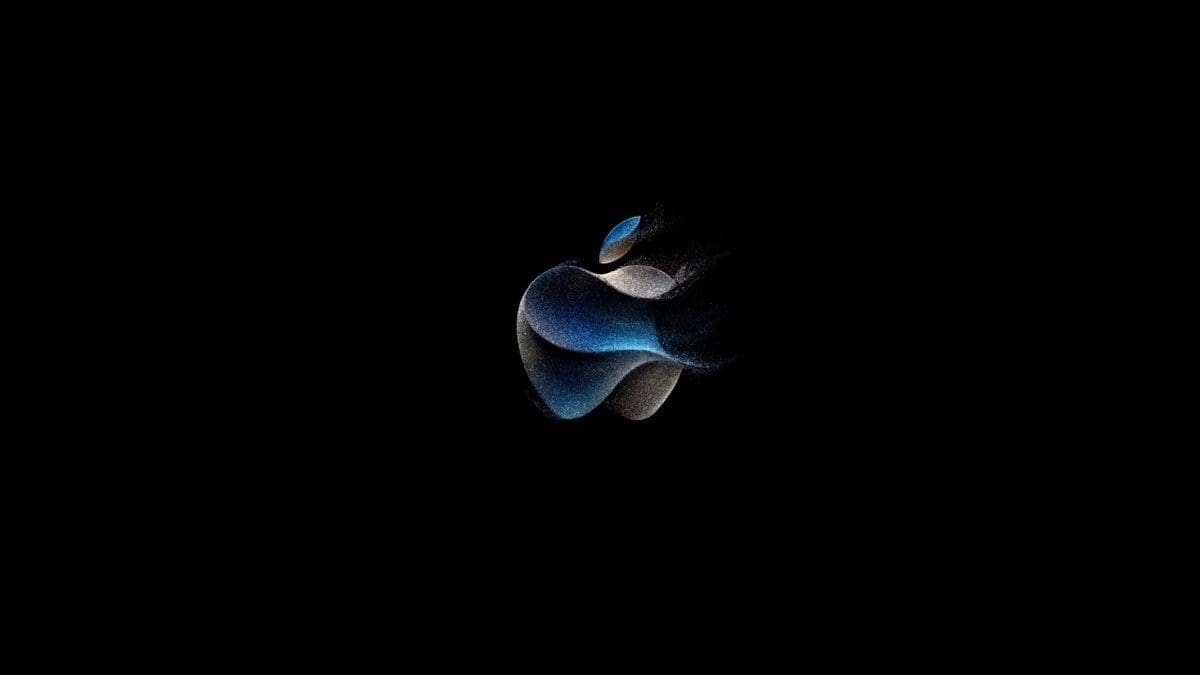 Featured image for Apple revises its Legal Process Guidelines following push notification spying scandal