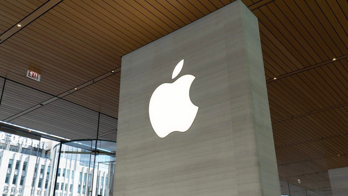 Featured image for Apple’s Market Value Skyrockets $150 Billion in a Single Day – A Telecom Triumph!