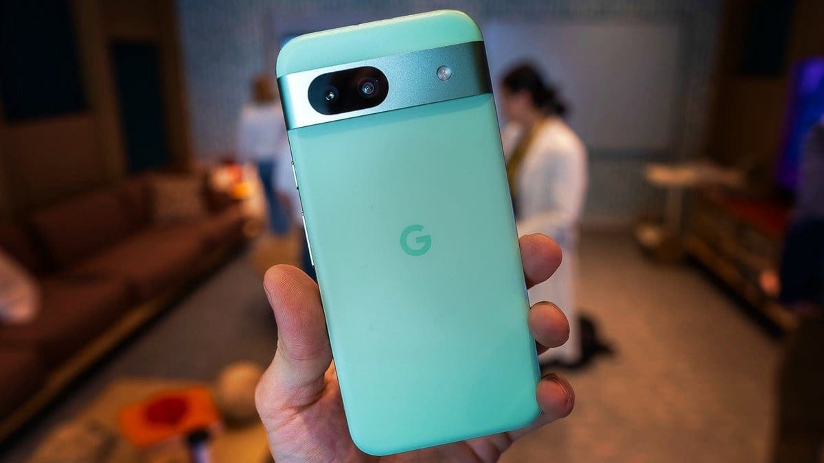 Featured image for “Are Google and Samsung Deliberately Aging New Phones to Boost Flagship Sales?” – Uncovering the Telecommunications Industry’s Sneaky Tactics