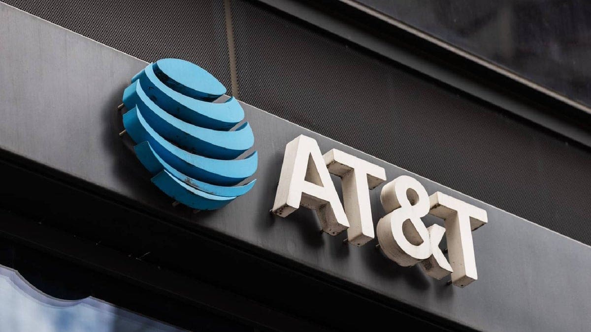 Featured image for AT&T MVNOs Boost, Cricket, and Straight Talk Customers Affected by Recent Data Breach
