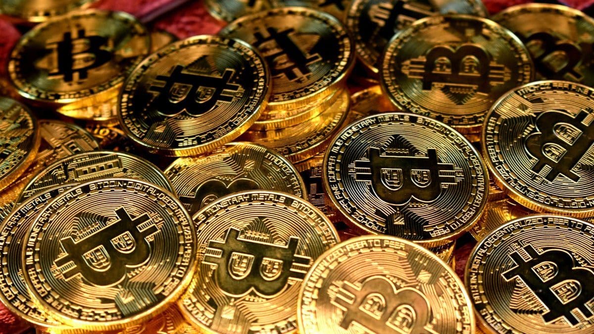 Featured image for Beware: Scam Apps and Websites Drain $4.3 Million from iPhone and Android Users in Canada