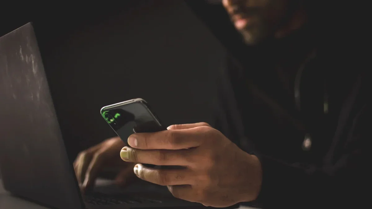 Featured image for Beware: Scammers Targeting Zelle and Venmo Payment Apps in Canada