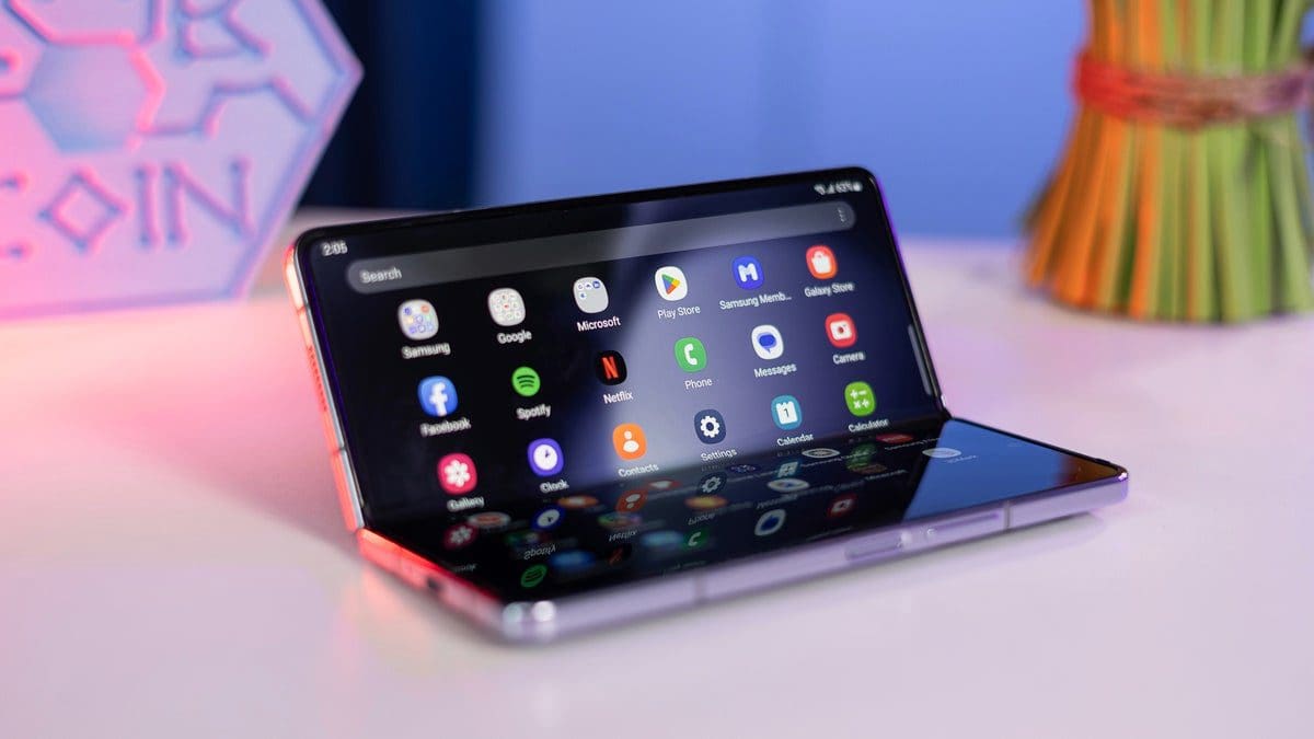 Featured image for Boost Your Tech Game: Galaxy Z Fold 6 and Z Flip 6 Stick with Fast Charging Speeds!