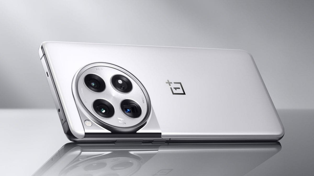 Featured image for Comparing the Size of OnePlus 12 to Other Flagship Phones