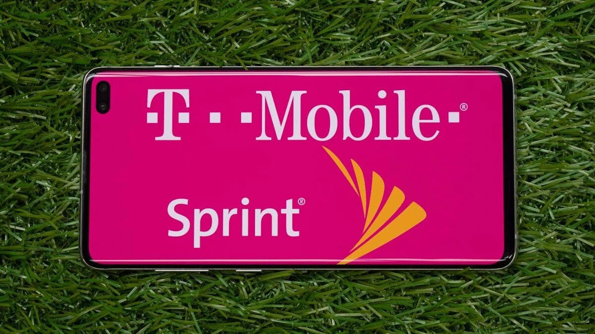 Featured image for Court petitions submitted by Verizon and AT&T subscribers seek to overturn T-Mobile’s acquisition of Sprint.