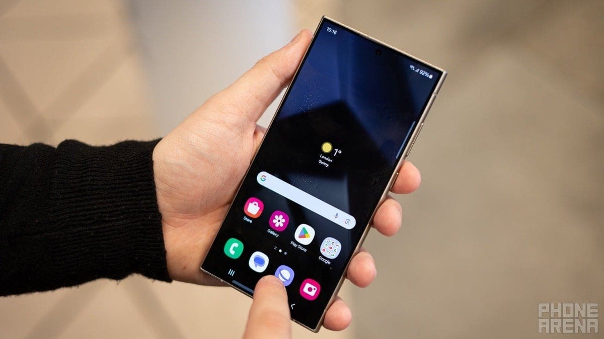 Featured image for Debunking Rumors: Samsung One UI 7 vs iPhone’s Dynamic Island – What You Need to Know!