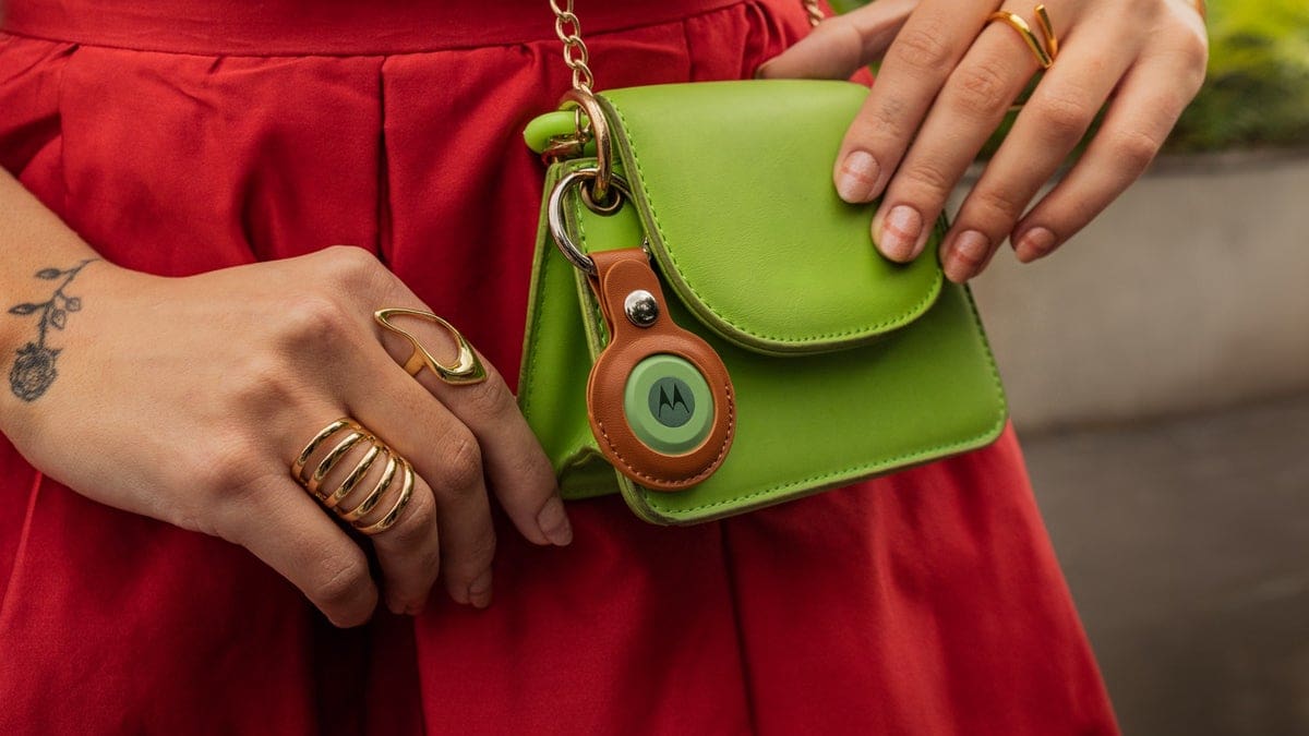 Featured image for Discover Motorola’s Latest Android Moto Tag Tracking Device!