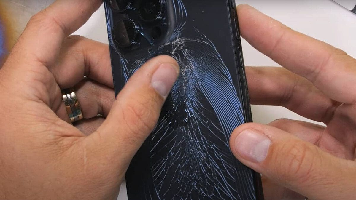 Featured image for Durability Test Reveals iPhone 15 Pro Max’s Disappointing Performance
