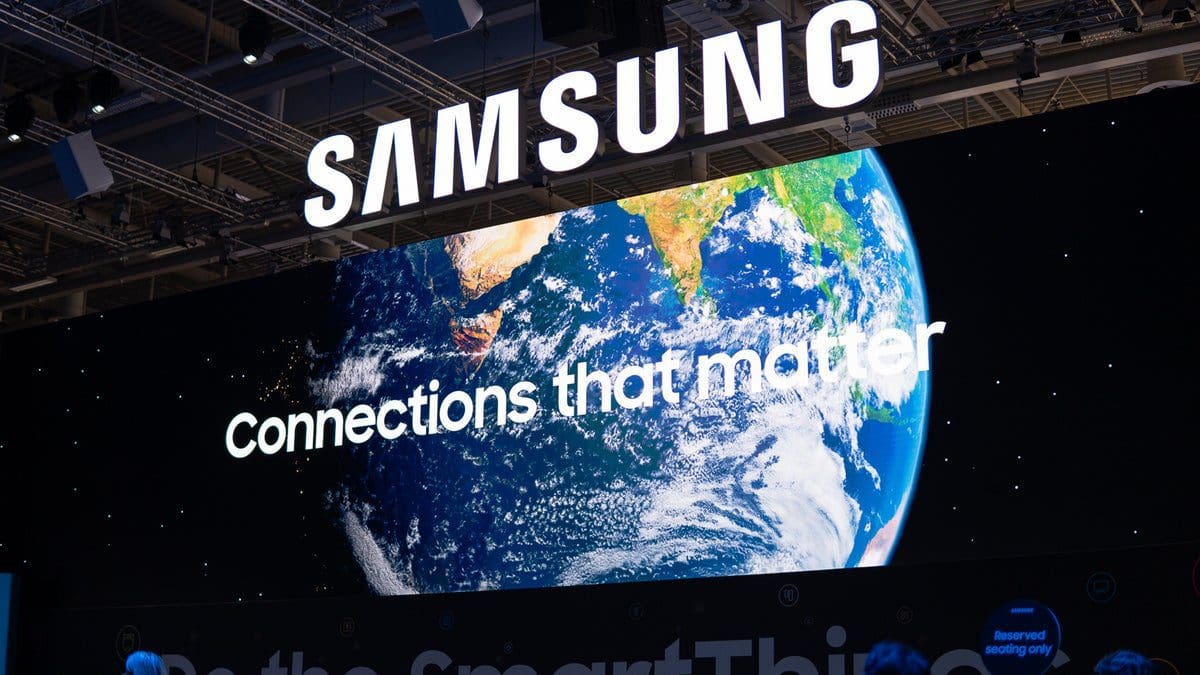 Featured image for Enhanced AI Performance: Galaxy S25 Rumored to Feature Speedier Storage Technology