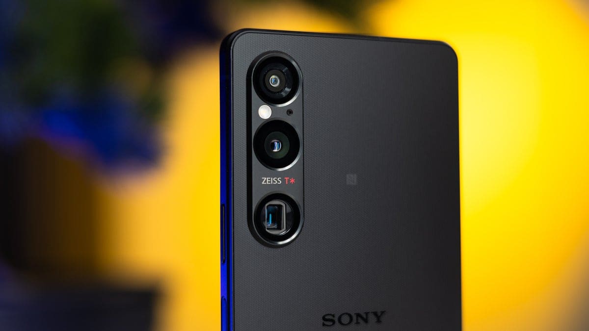 Featured image for Enhanced Camera Sensors in Xperia 1 VII Promise Stunning Low-Light Photos with Minimal Noise – Phones Canada