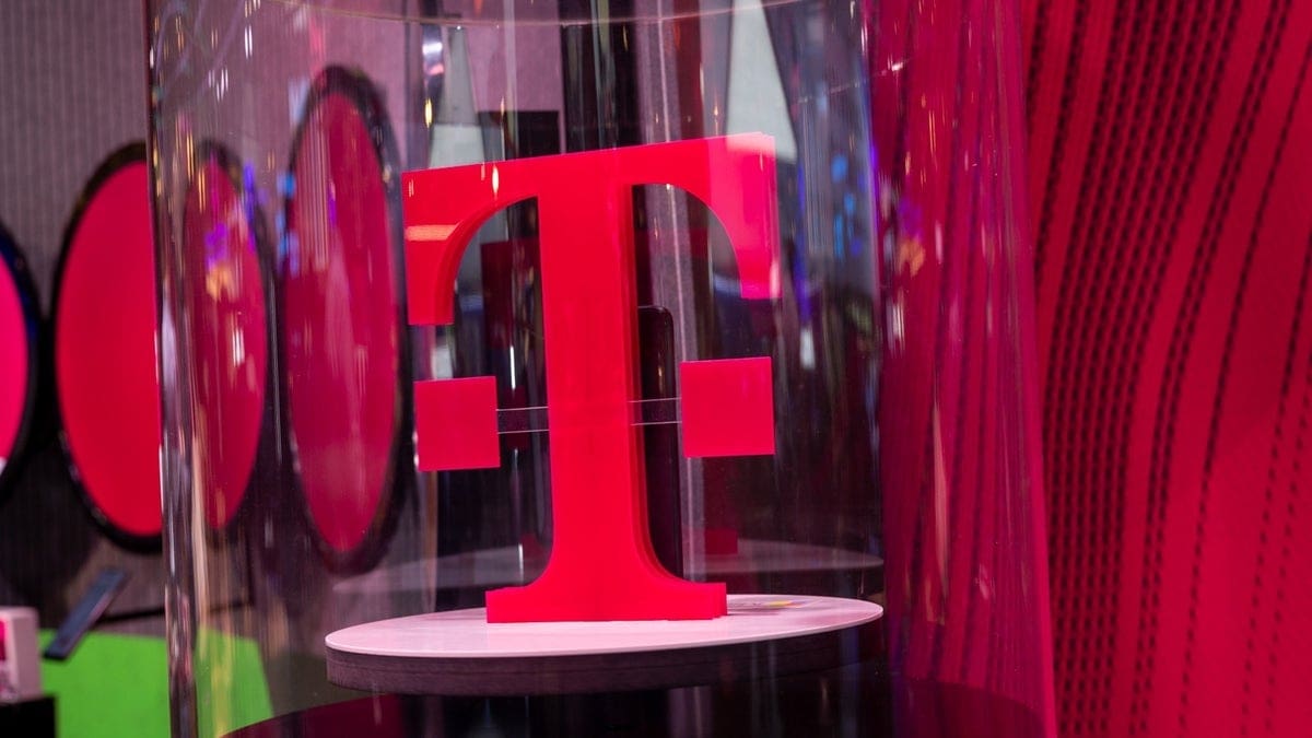 Featured image for Essential Tips for Ordering a Phone or New Line from T-Mobile: Insider Advice from a Rep