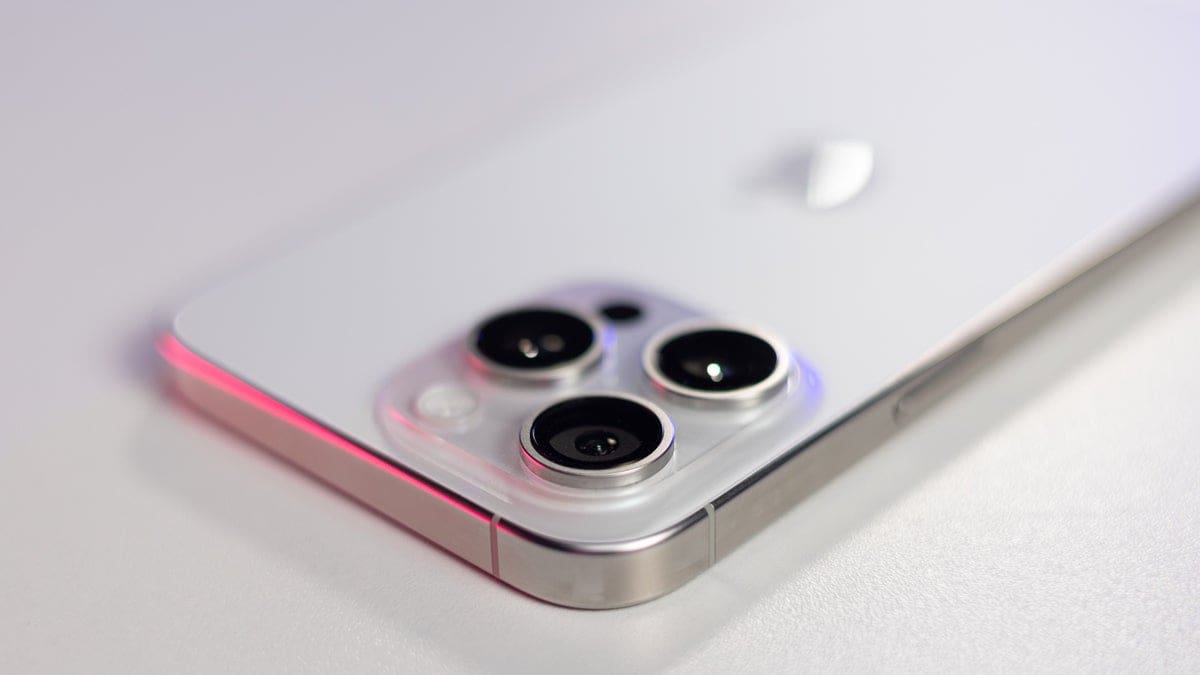 Featured image for Exciting News Ahead: Apple Analyst Forecasts iPhone 16 Pro, 17 Pro Max, 18 Pro, and iPhone 19 Camera Enhancements!