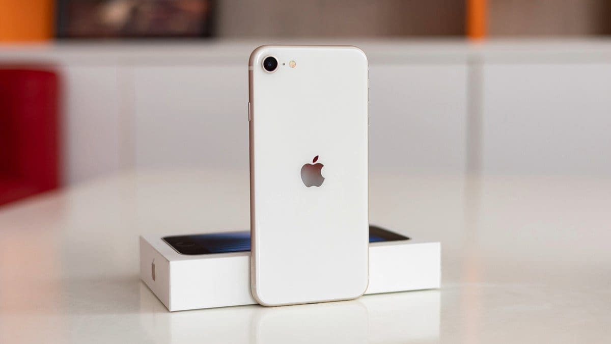 Featured image for Exciting News: iPhone SE 4 Display Production Potentially Moving to BOE Due to Samsung’s Pricing Concerns