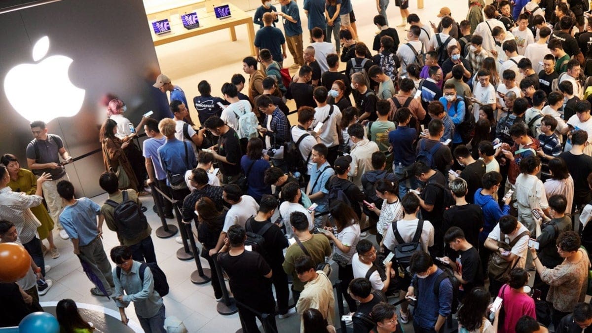 Featured image for Exciting News: Latest Reports on iPhone’s Foldable Model Have Fans Buzzing!