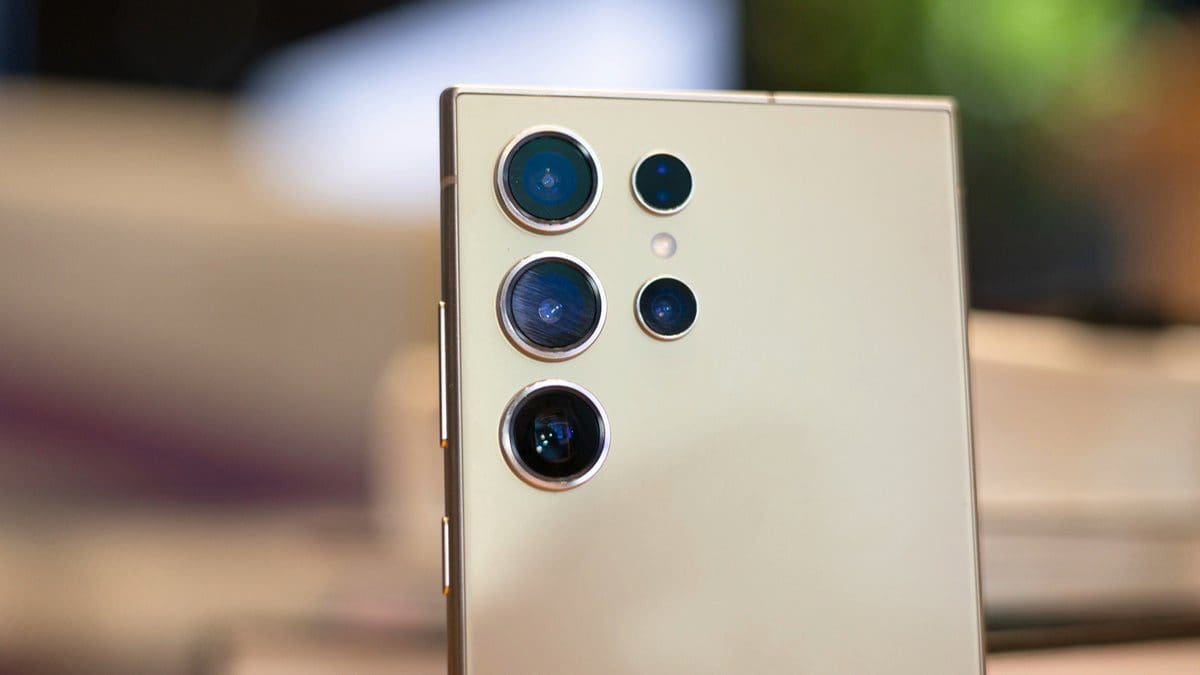 Featured image for Exciting News: Samsung Galaxy S24 Ultra to Receive Latest Camera Update – Stay Connected with Phones Canada!