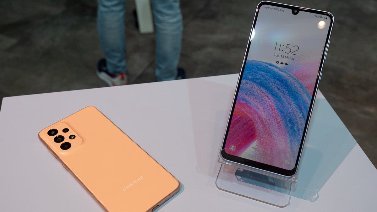 Featured image for Exciting News: Two Mid-Range Samsung Phones Receive One UI 6.1 Update, Excluding Galaxy AI Features