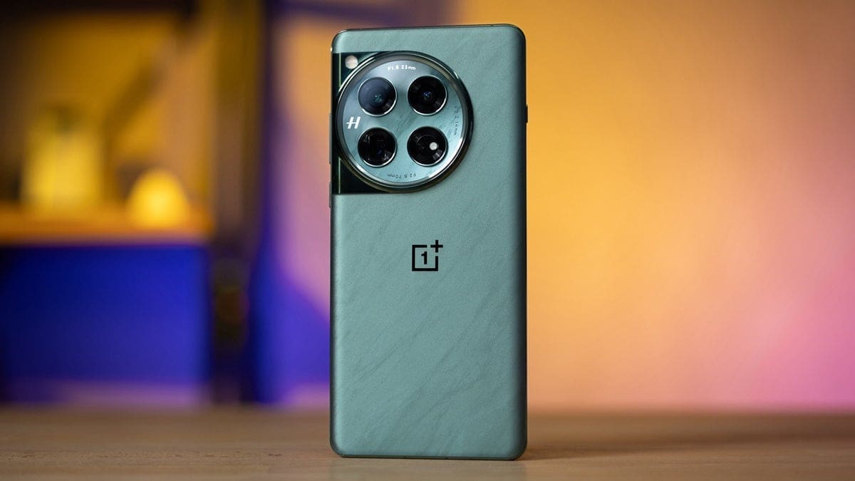 Featured image for Exciting Rumors: OnePlus 13 Set to Feature Impressive Battery Life!