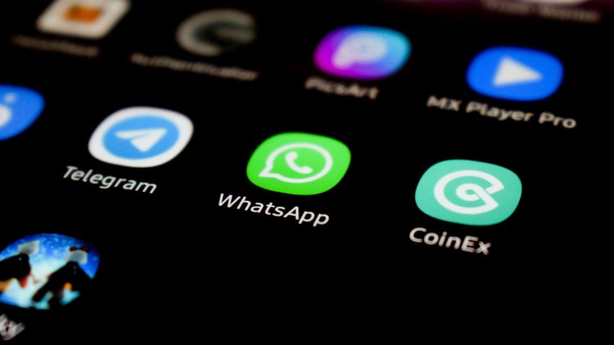 Featured image for Exciting Update: WhatsApp Trials Automatic Unread Message Count Clearing Feature