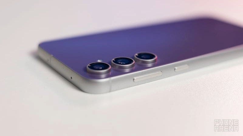 Featured image for Exclusive: Galaxy S24 FE Leak Reveals Exynos Chipset for Select Regions – Phones Canada