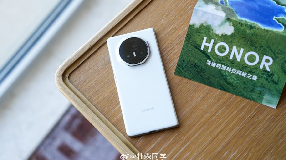 Featured image for Exclusive Sneak Peek: Honor Magic V3 Unveiled in Stunning Live Images!