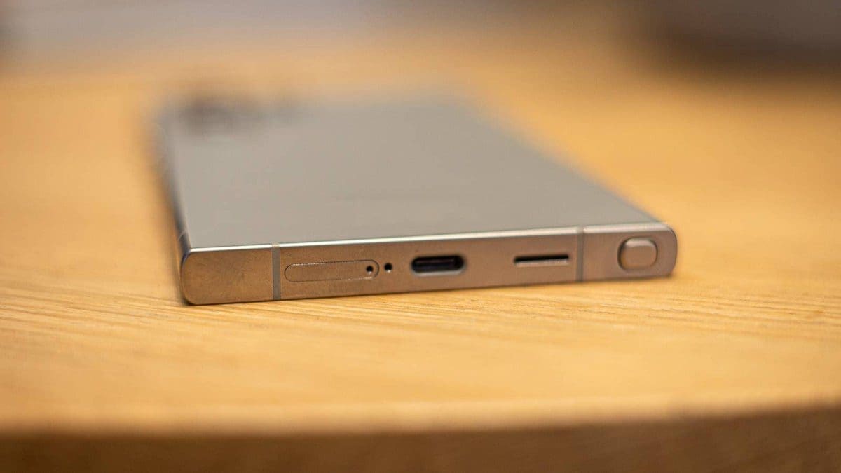 Featured image for Exclusive! Sneak Peek: Samsung’s Potential Galaxy S25 Ultra Designs Revealed by Insider Tipster