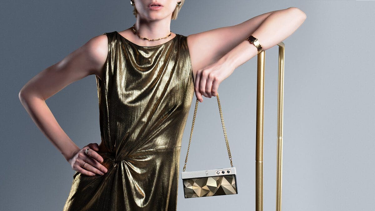 Featured image for Fashionistas targeted by Honor’s latest foldable phone concept, resembling a trendy purse