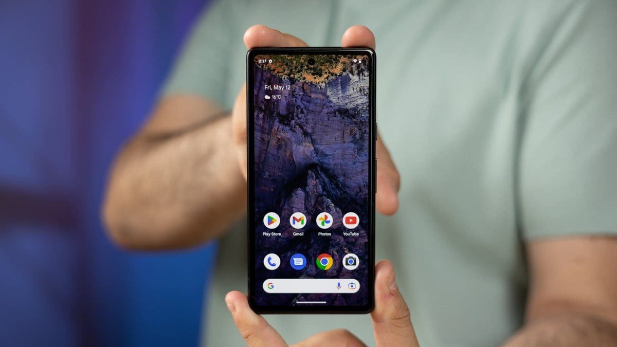 Featured image for First-ever Post-Black Friday Discount for Google’s Pixel 7a Mid-Range Smartphone