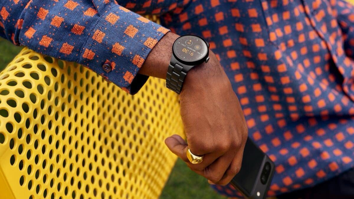 Featured image for First-generation Pixel Watch receives December update with synced Do Not Disturb and Bedtime Mode, along with additional features