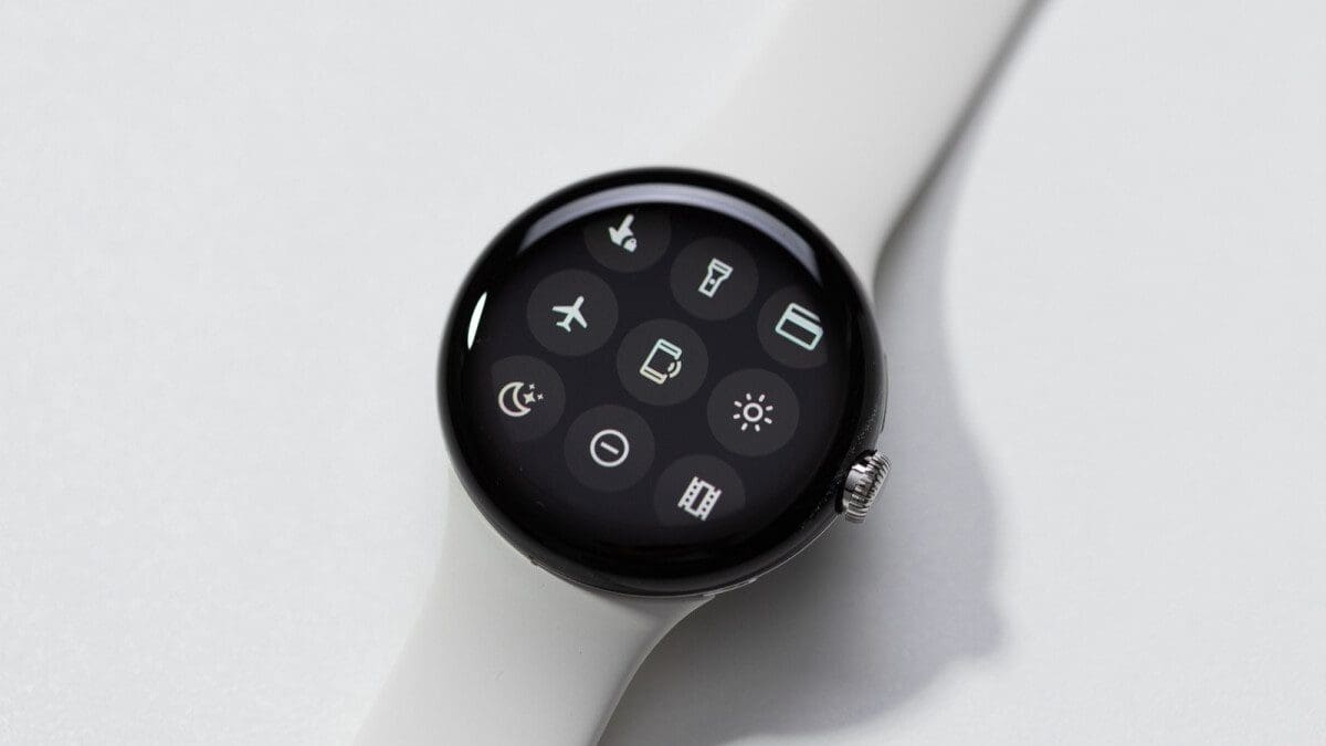 Featured image for First-generation Pixel Watch receives Wear OS 4 update