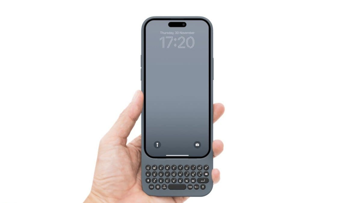 Featured image for Get a Physical QWERTY Keyboard Accessory for Your iPhone