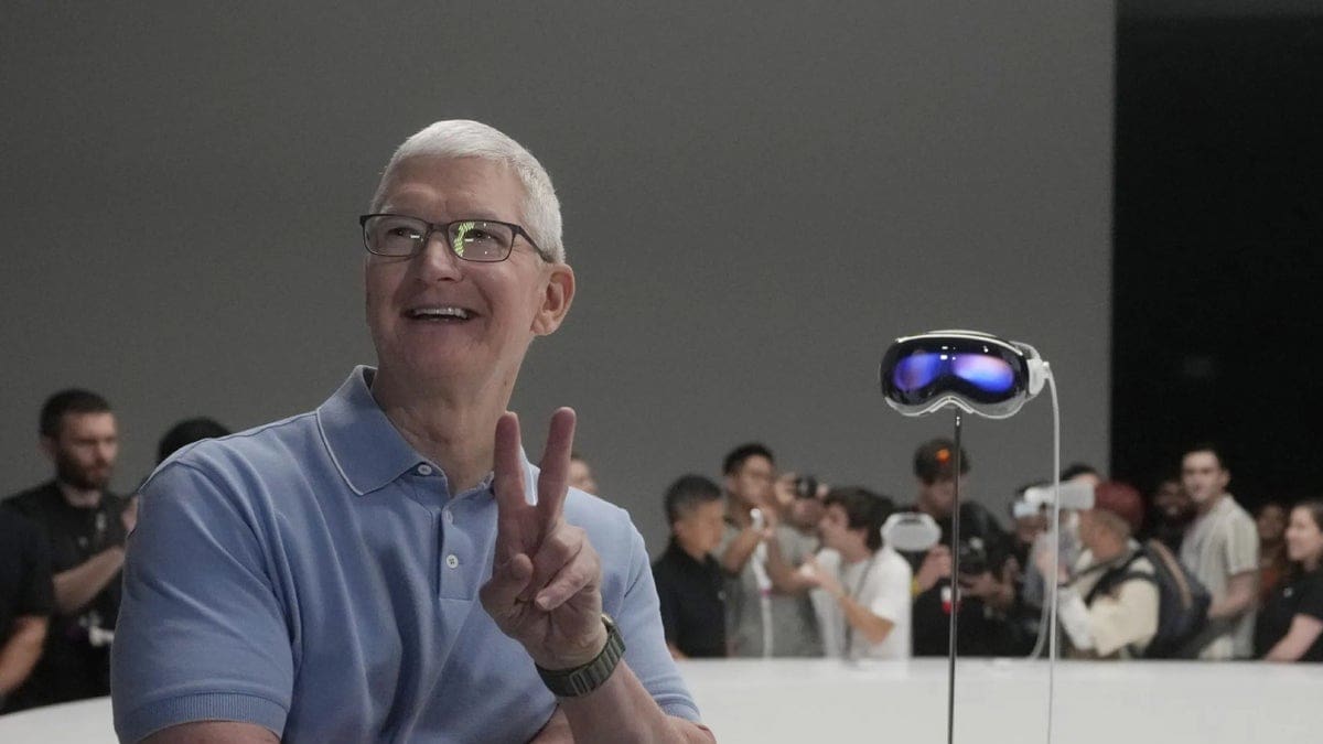 Featured image for Get Inside Tips from Tim Cook on Working for Apple