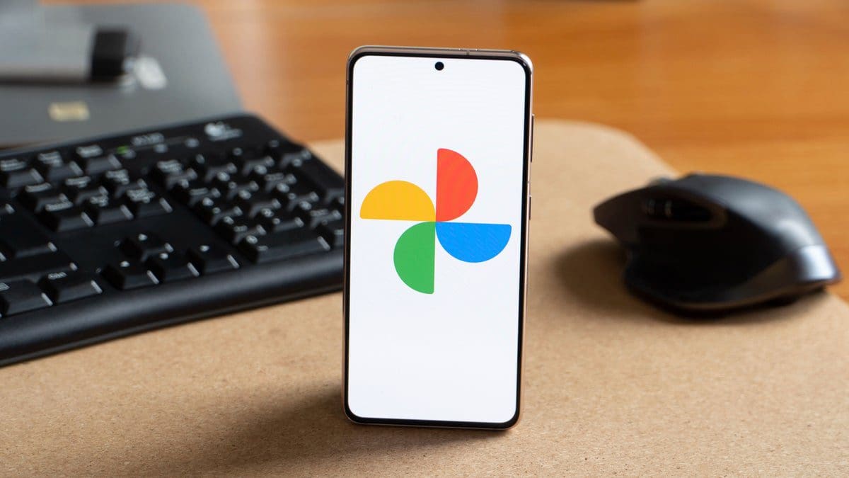 Featured image for Google Photos Update: Say Goodbye to “Things” Carousel and Hello to “Ask Photos” Feature!