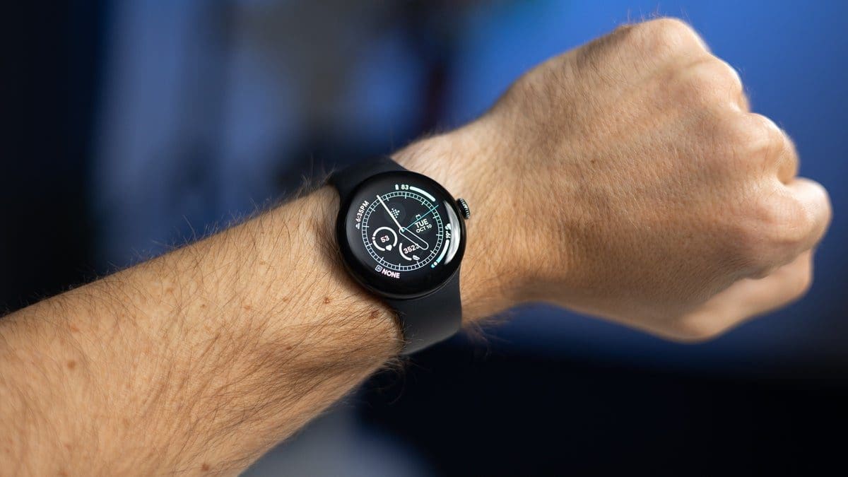 Featured image for Google Pixel Watch 3 to be available in two sizes in order to better compete with the Galaxy Watch 7 this year
