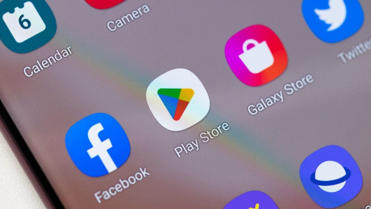 Featured image for Google Play Store’s latest update allows for remote app uninstallation