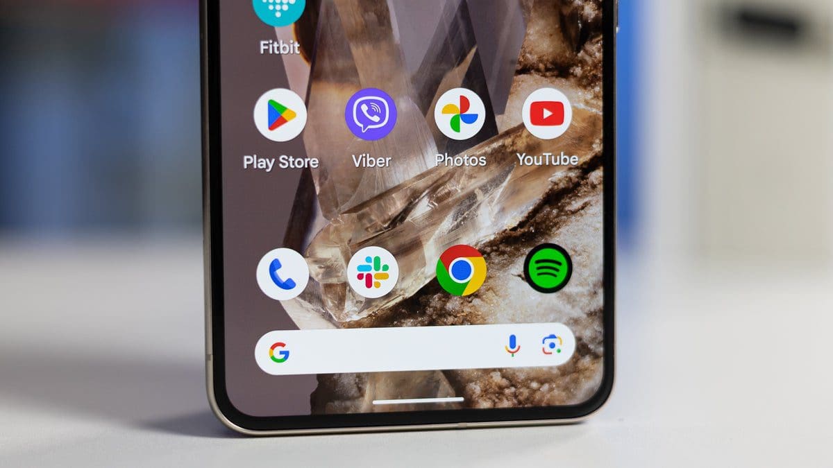 Featured image for Google resolves problem with Pixel Launcher’s microphone button causing it to open voice search instead of Assistant