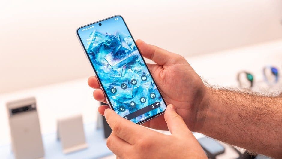 Featured image for Google Streamlines ‘At a Glance’ Settings for Pixel Users