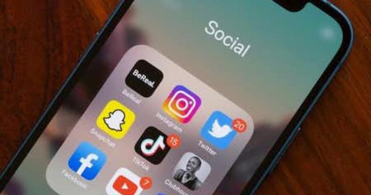 Featured image for Guide on Deleting Apps from an iPhone