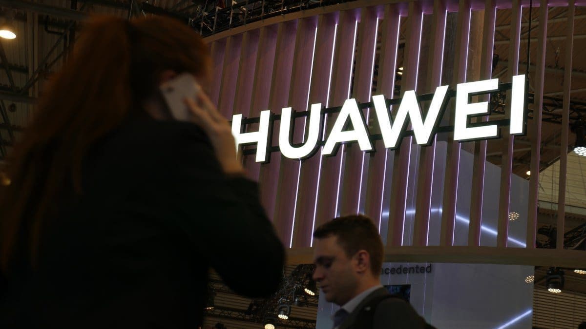 Featured image for Huawei’s Chip Technology Falls Behind US Semiconductors, Says US Official