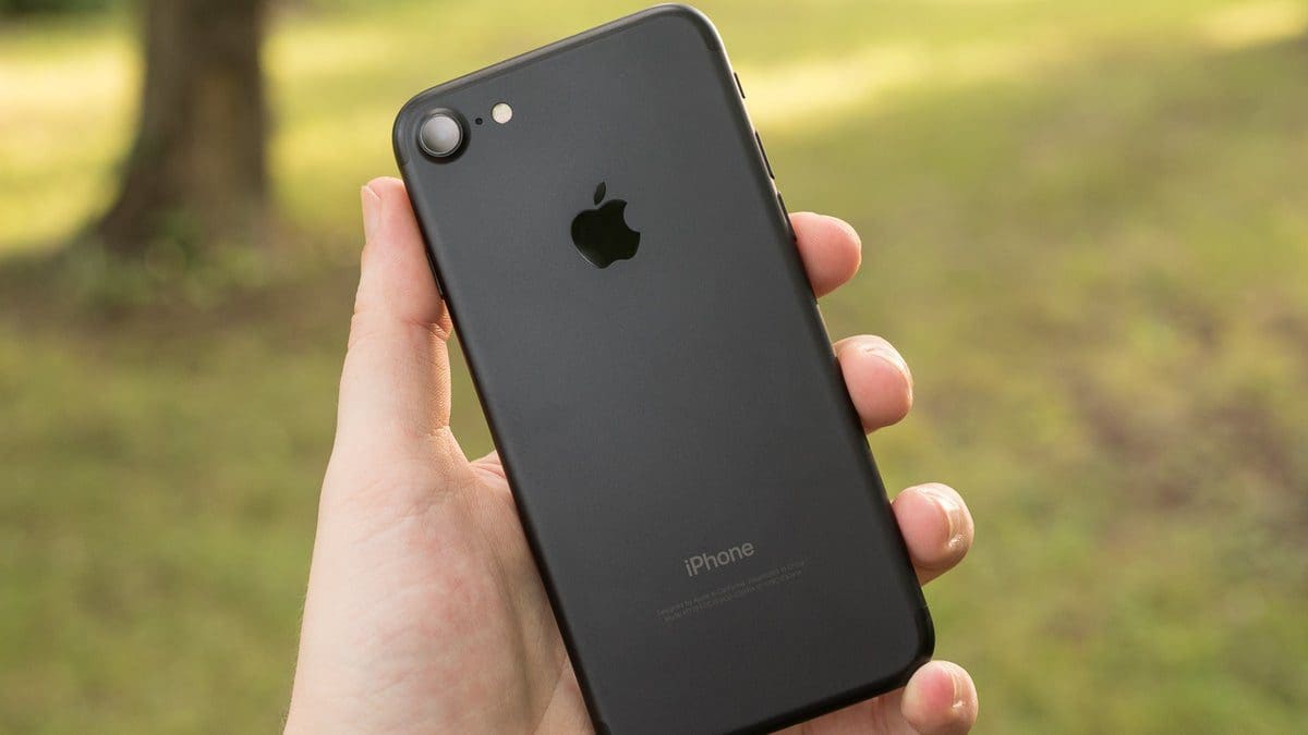 Featured image for Important Update: Zoom to Discontinue Support for Select iOS Devices Soon!
