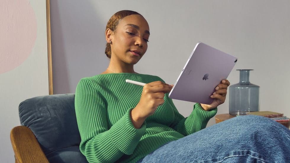 Featured image for Introducing Apple’s Latest iPad Air: 13-Inch Model and M2 Silicon for Enhanced Screen and Power