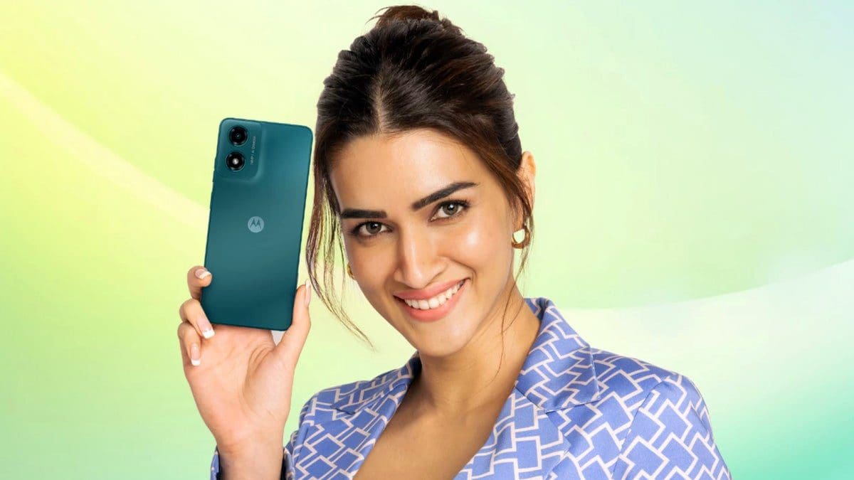 Featured image for Introducing Motorola’s Affordable $90 Android 14 Phone: A Game-Changer in Telecommunications!