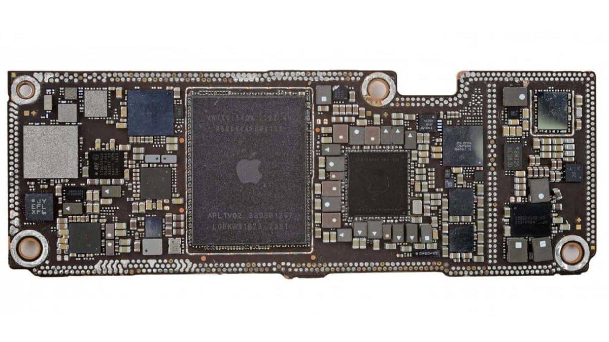 Featured image for iPhone 16 Pro Review: Unimpressive Performance, but Still Worth Considering for Telecom Enthusiasts