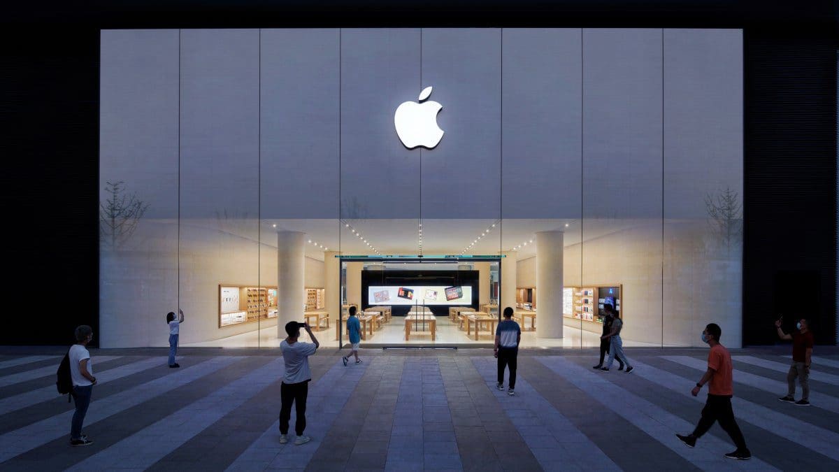 Featured image for iPhone Shipments in China Surge 12% in March, Outpacing Huawei’s Revival